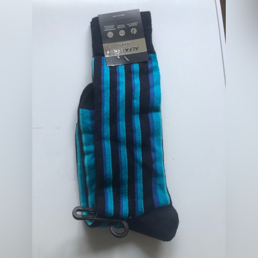 Alfani Men's navy and aqua Striped Socks